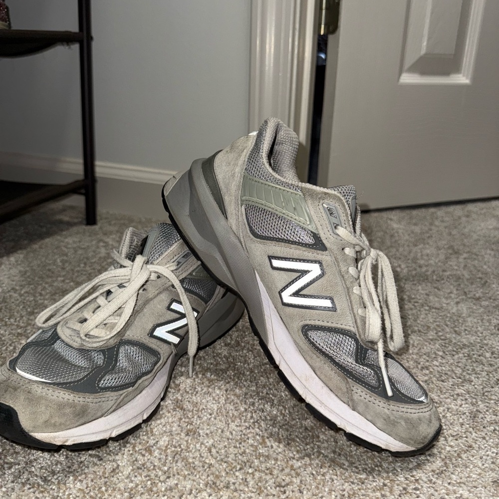 New Balance 990 v5